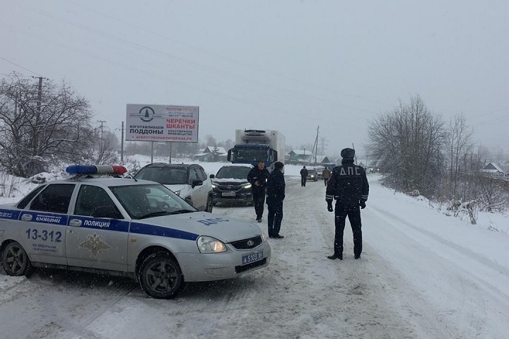  гибдд закрыла выезд свердловского города снегопада 