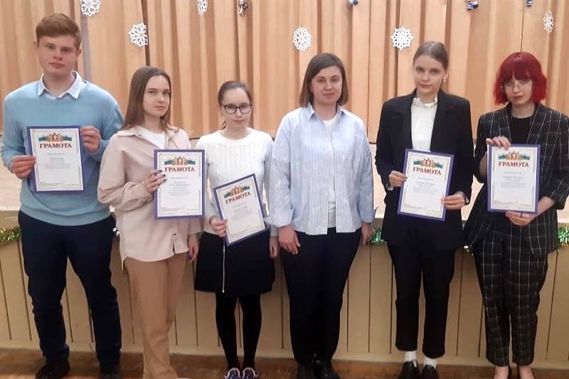  сотрудники ученики екатеринбургской школы получили стипендии депутата зяблицева 