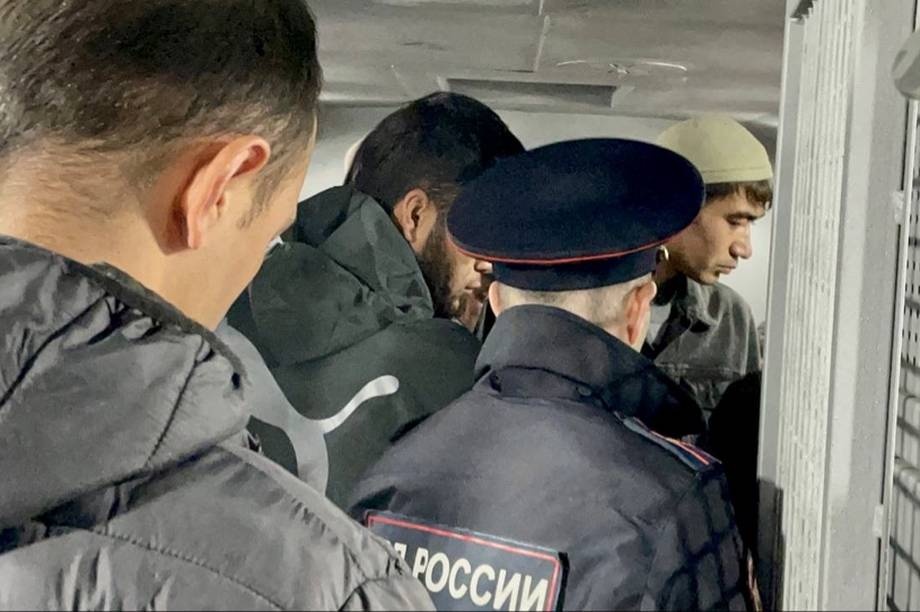  екатеринбурге поймали мигрантов-нарушителей хотят выдворить россии 
