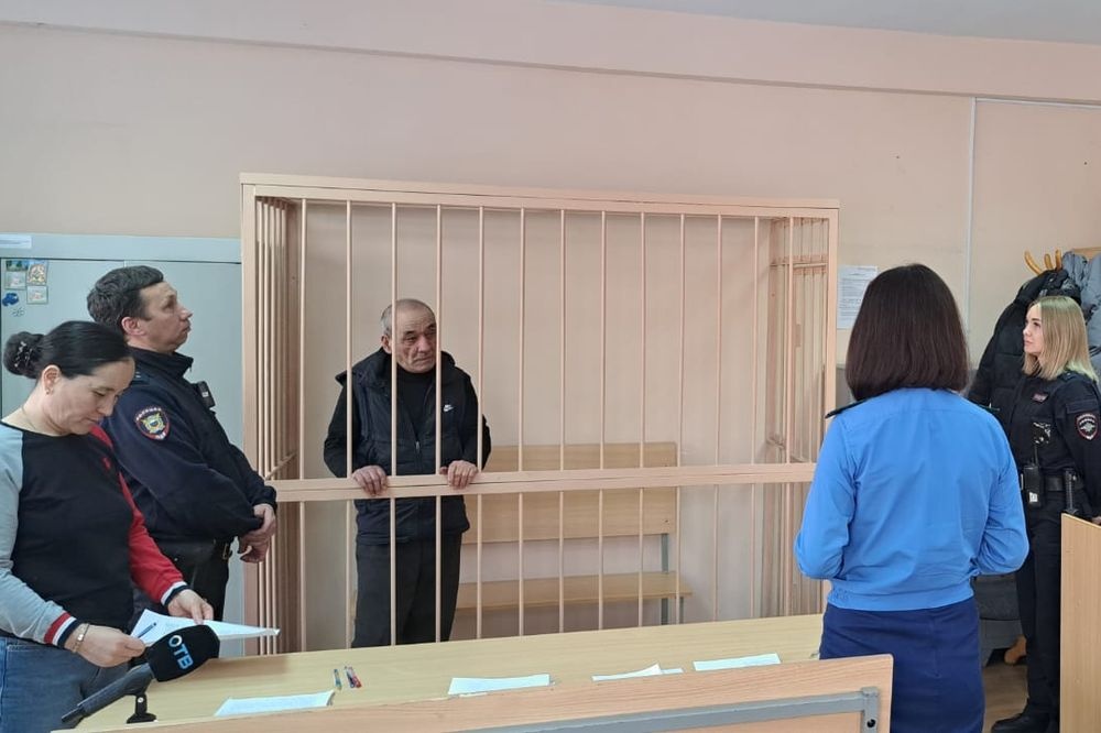  екатеринбурге водителя автобуса осудили смерть выпавшей салона пассажирки 