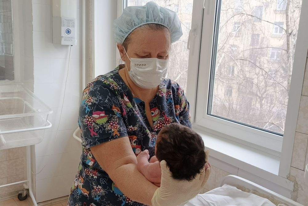  екатеринбурженка родила тринадцатого ребенка 