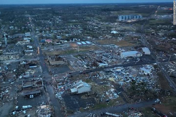 десятки погибли сша торнадо 