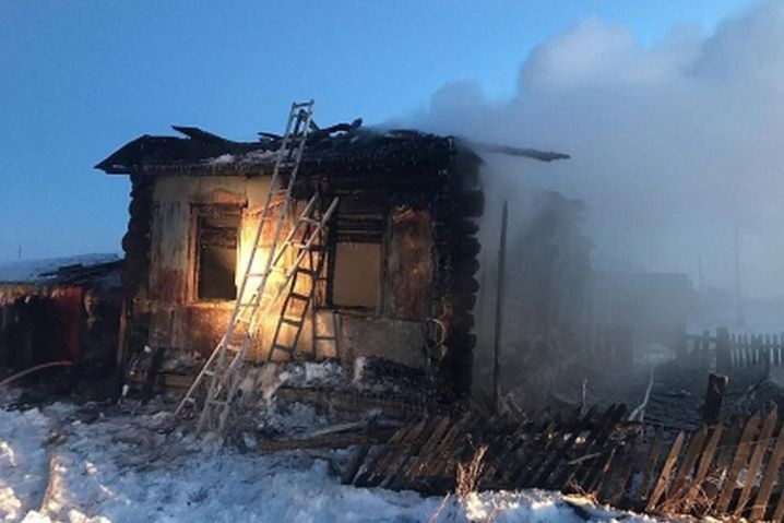  зауралье заживо сгорели трое маленьких детей 
