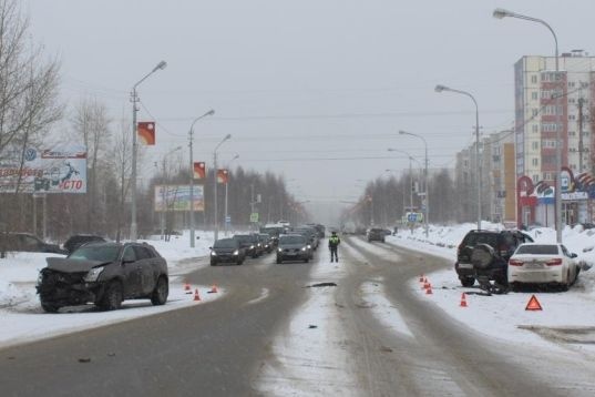  сургутянка cadillac устроила тройное дтп 