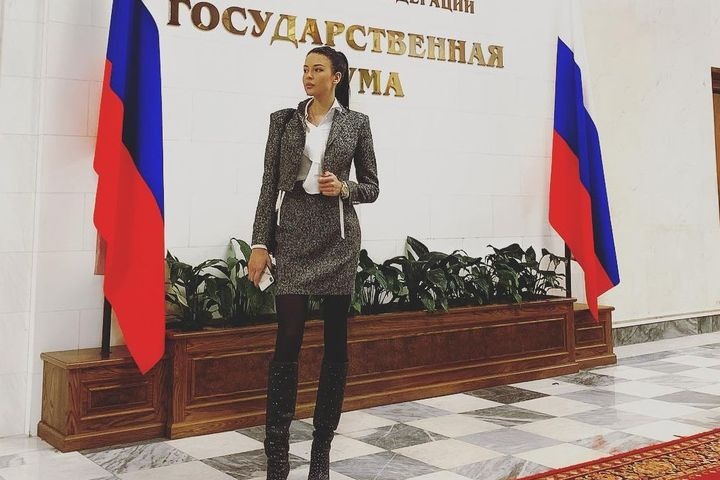  уральская красавица заняла пост госдуме 
