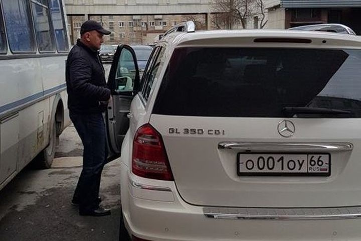  водитель барда новикова наехал екатеринбургского режиссера 