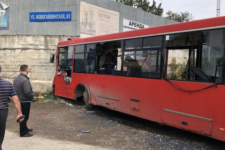  водитель протаранившего стену перми автобуса дунул трубочку 