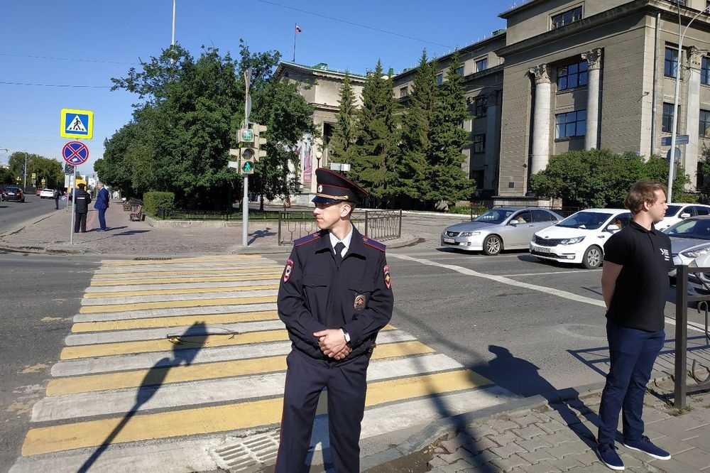  квартал урфу попал глухое оцепление 