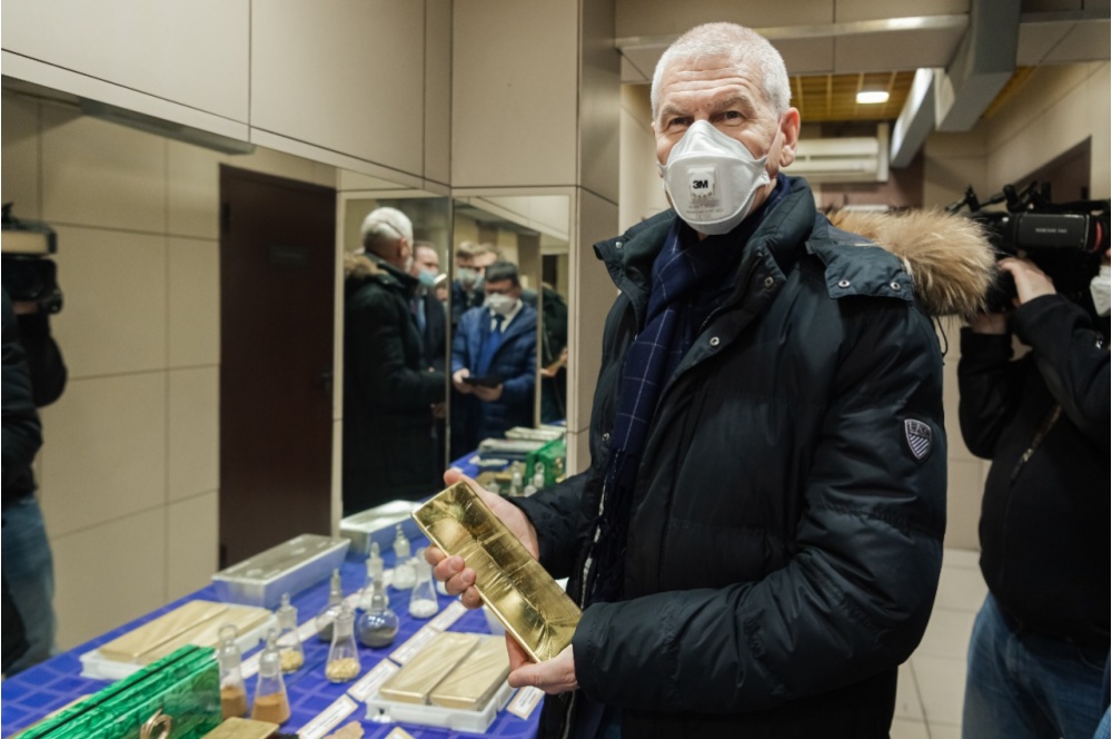  глава минспорта прикоснулся урале чистому золоту 