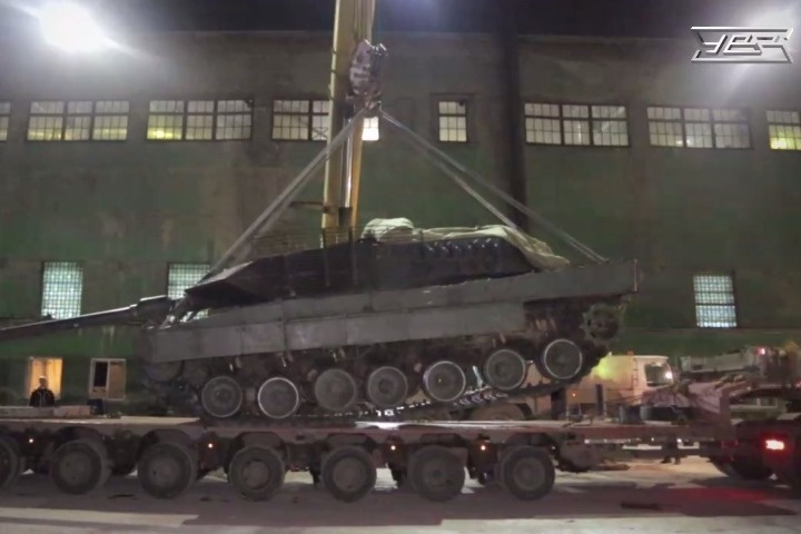  подбитый зоне танк leopard привезли уралвагонзавод 