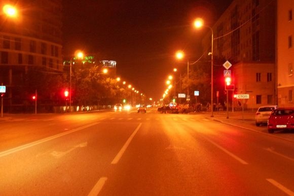  промчавшийся красный тюменец перевернул иномарку 