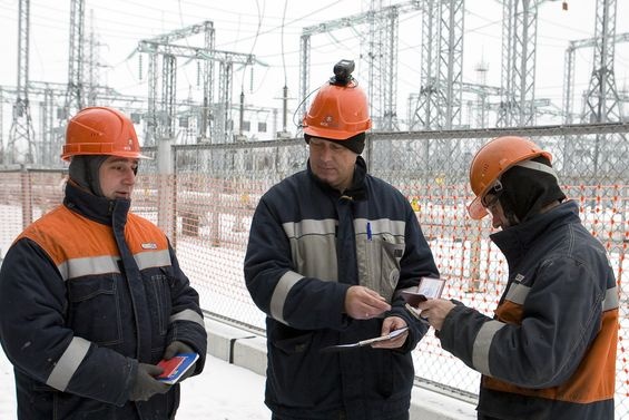 фск еэс обновляет подстанцию выдачи мощности нижневартовской грэс 