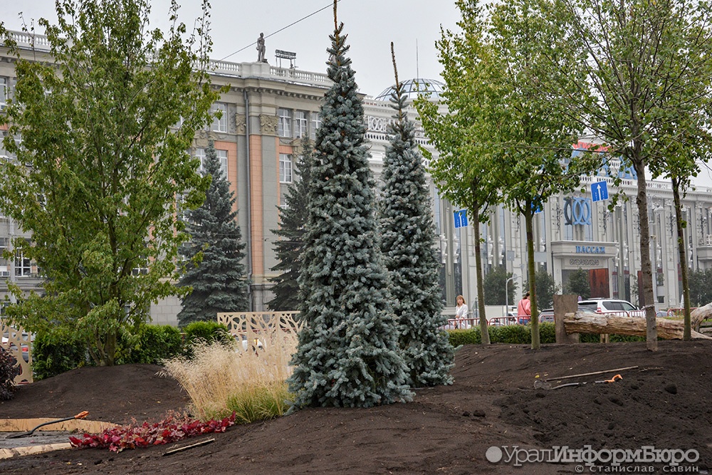  главной площади екатеринбурга разбирают сады атмосферы 