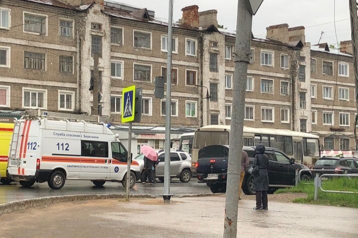  прикамье автобус пролетел красный сбил восьмилетнюю девочку 