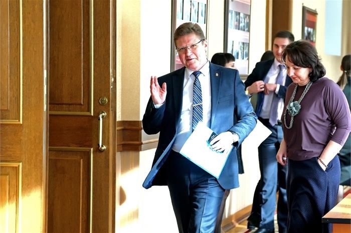  мединский расширил полномочия челябинского министра культуры 