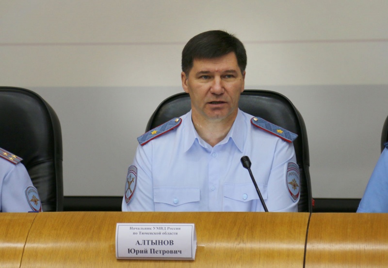  главный полицейский тюменской области оставку 