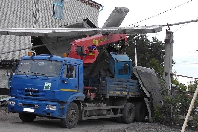  зауралье мужчину раздавило бетонными плитами 