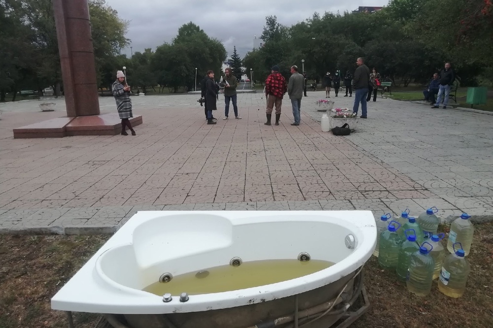  нижнетагильскому мэру устроили грязную ванну 