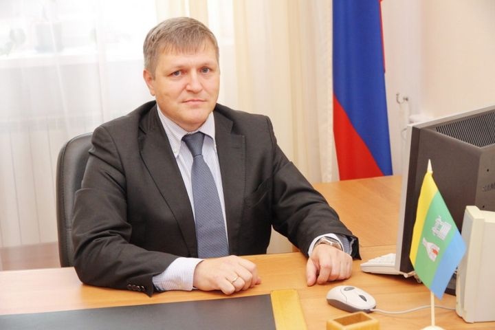  екатеринбургского вице-мэра пригласили прогуляться весенней грязи 