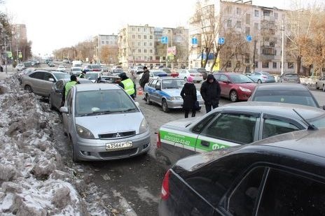 В центре Челябинска столкнулись 8 машин