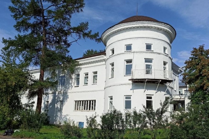  свердловские власти взяли охрану семь старинных зданий 
