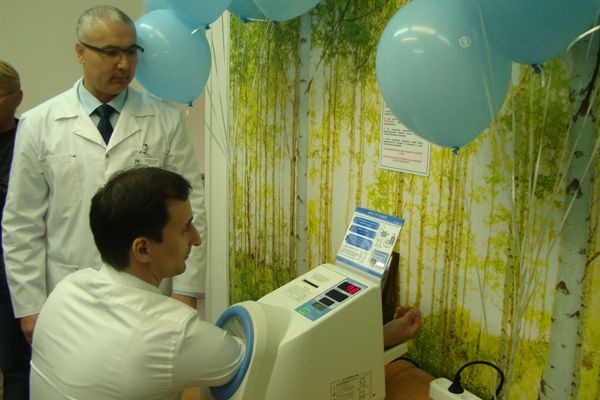  банк открытие презентовал медоборудование няганской поликлинике 