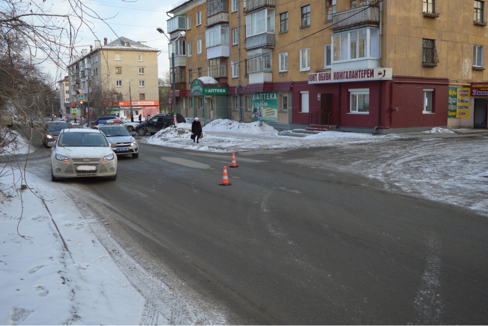  ревде автоледи ford focus сбила 5-летнюю девочку 