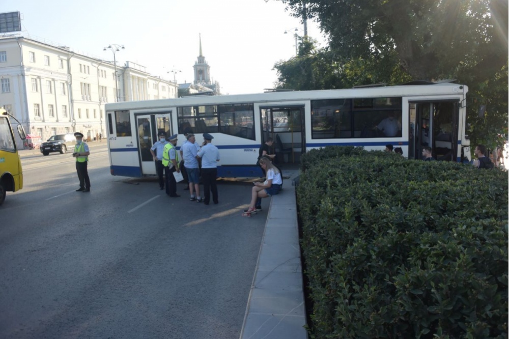  известны подробности дтп автобусом плотинке екатеринбурге 
