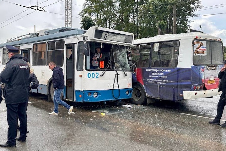  следователи начали проверку факту крупного дтп екатеринбурге 
