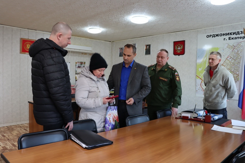 погибшего донбассе екатеринбуржца наградили орденом мужества посмертно 