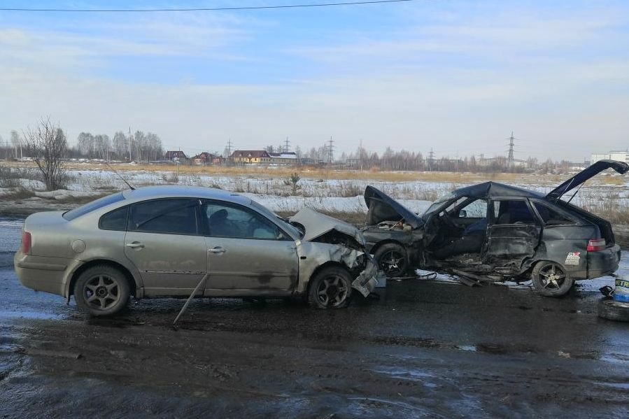  урале лобовом дтп пострадали четверо детей 