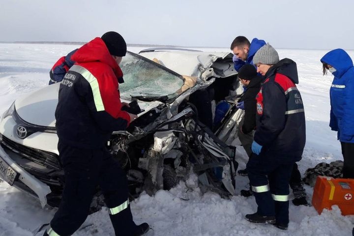  трассе екатеринбург тюмень фура расплющила иномарку 
