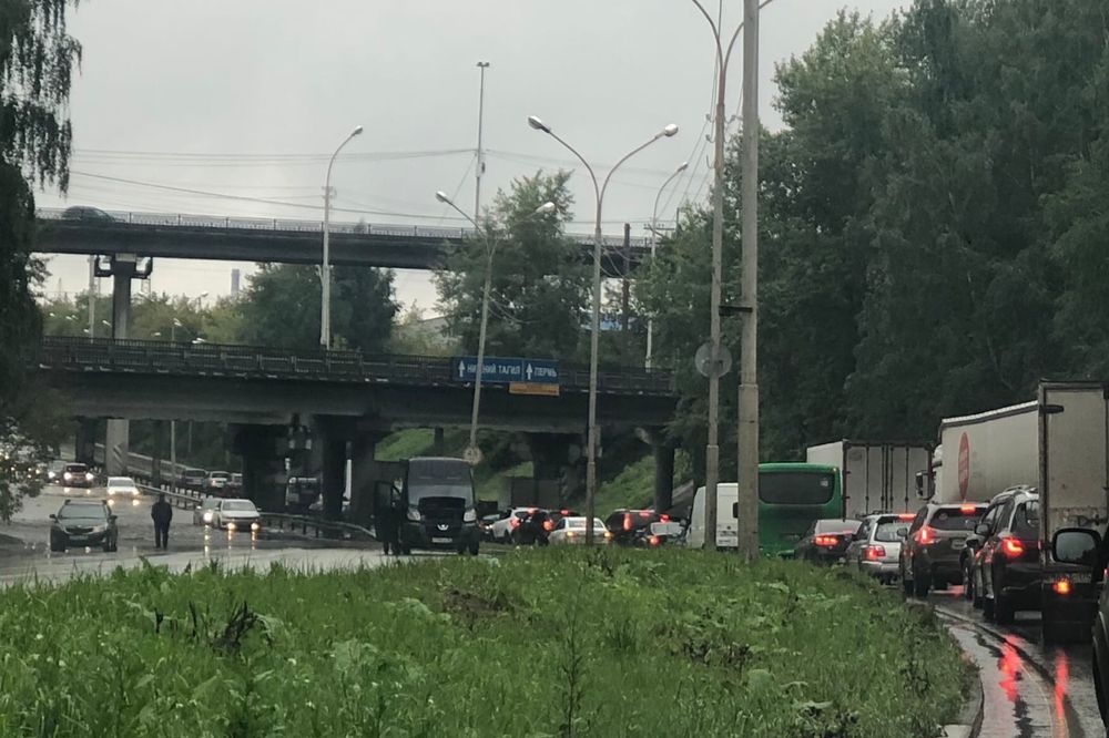  екатеринбурге ушла воду шефская мэрии разводят 