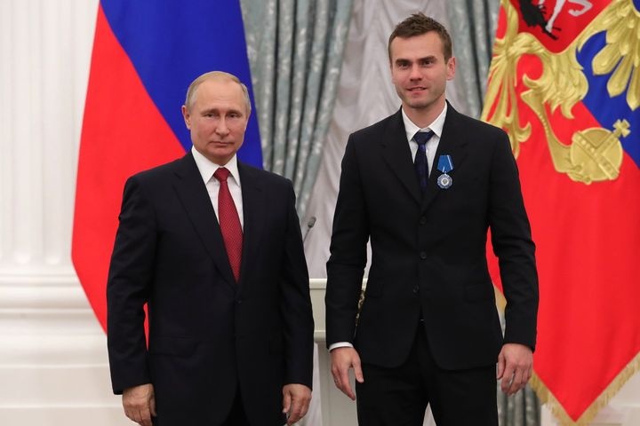  российские спортсмены возмущены присвоением званий змс футболистам 