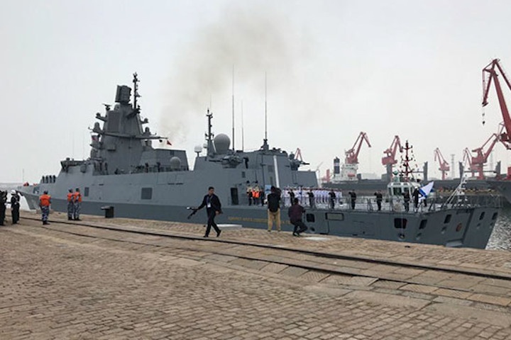 российские моряки спасли пассажиров иностранного судна средиземном море 