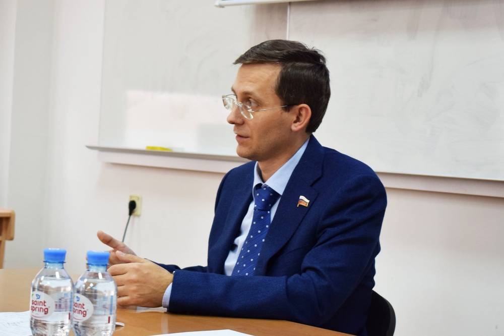  сенатор тараканов освободил полпреду президента урфо совете федерации 