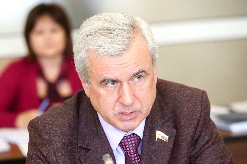  машине гараж госдуме опровергли фейк 