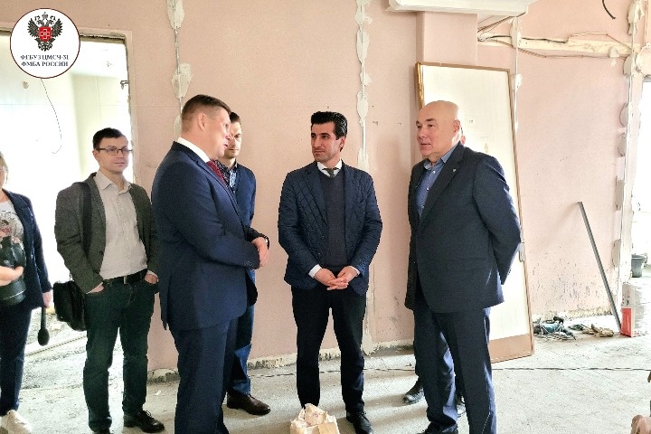  жил люксе обедал ресторанах сми раскрыли траты начальника 