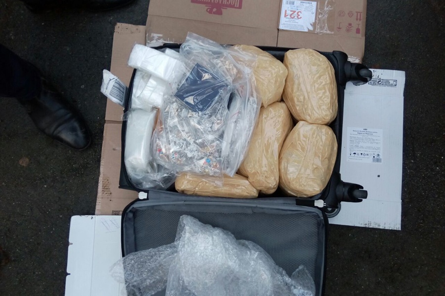  замначальника таможни кольцово обвиняется получении взятки 