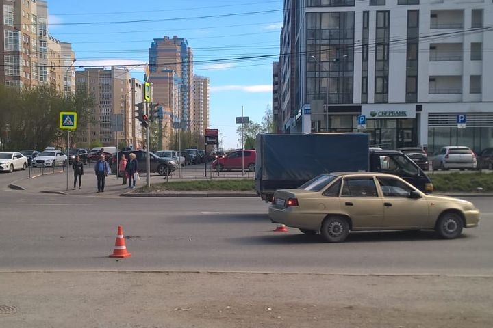  екатеринбурге школьник самокате попал колеса иномарки 