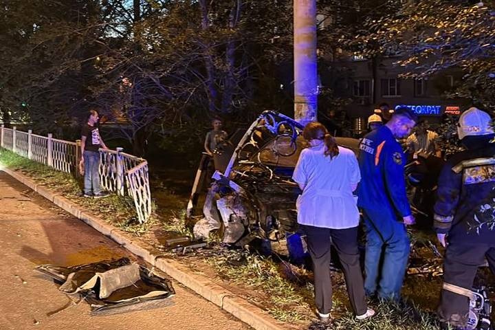  водитель иномарки погиб аварии трц омега екатеринбурге 