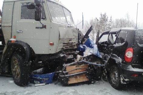  пермском тракте камаз внедорожник разнесли легковушку 