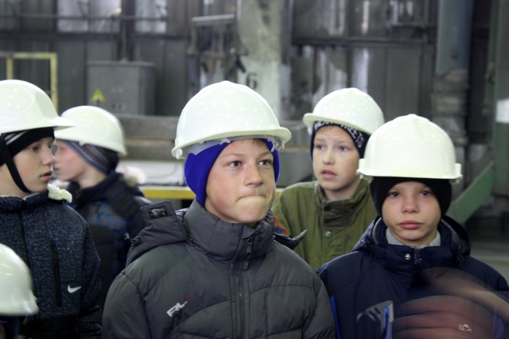 воспитанники сысертского детского разобрали продукцию кзф 