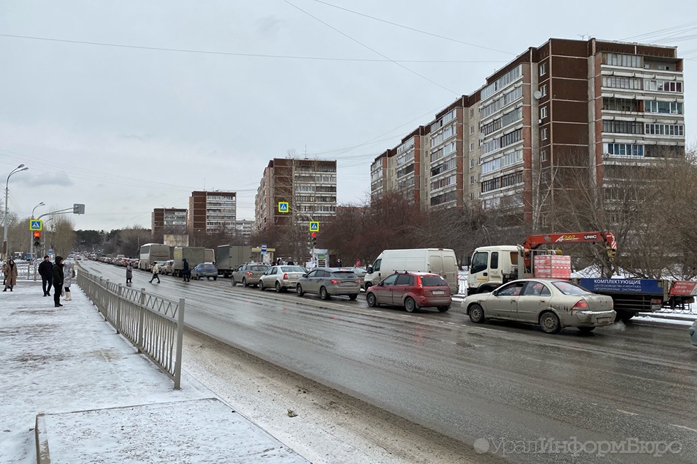  транспортный коллапс екатеринбурге парализован выезд нескольких районов 