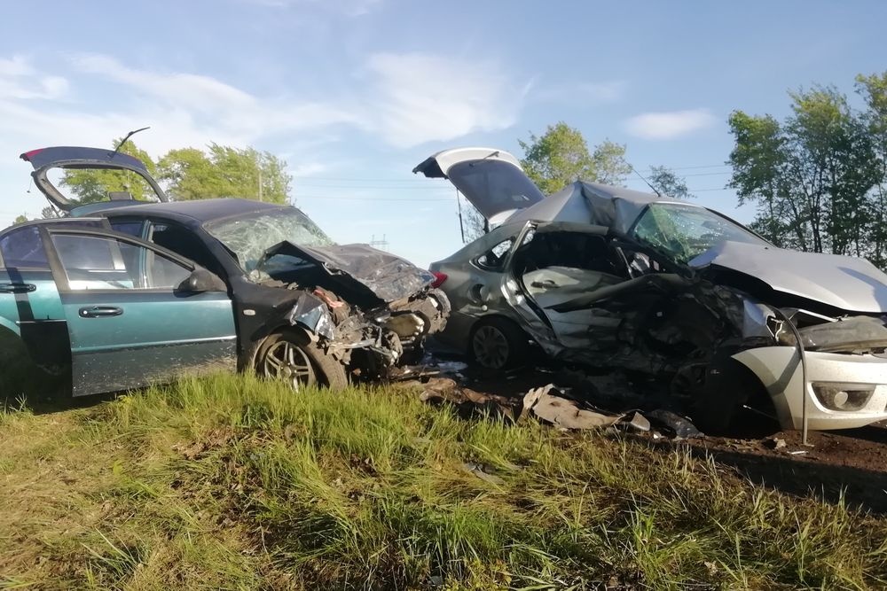 возвращавшаяся деревни семья попала страшное дтп свердловской трассе 