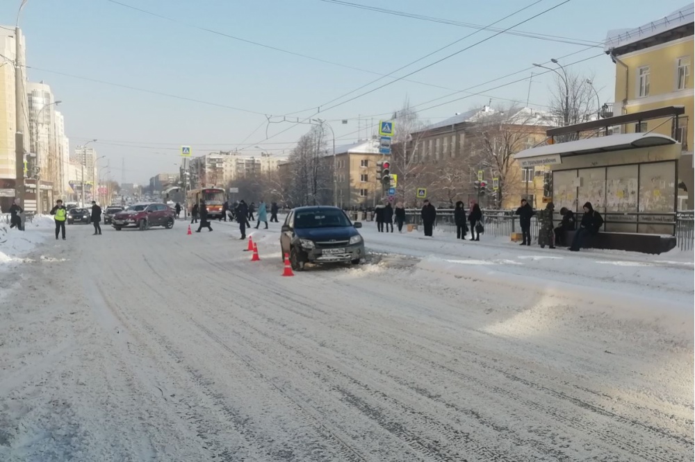  юный житель столицы урала попал колеса лады 