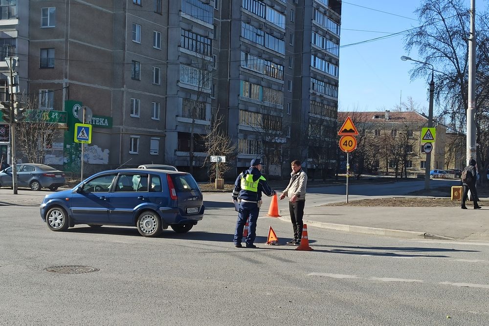  екатеринбурге машина сбила школьницу пешеходном переходе 