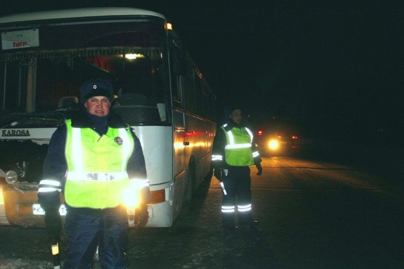  автобус пассажирами застрял трассе нижневартовском 