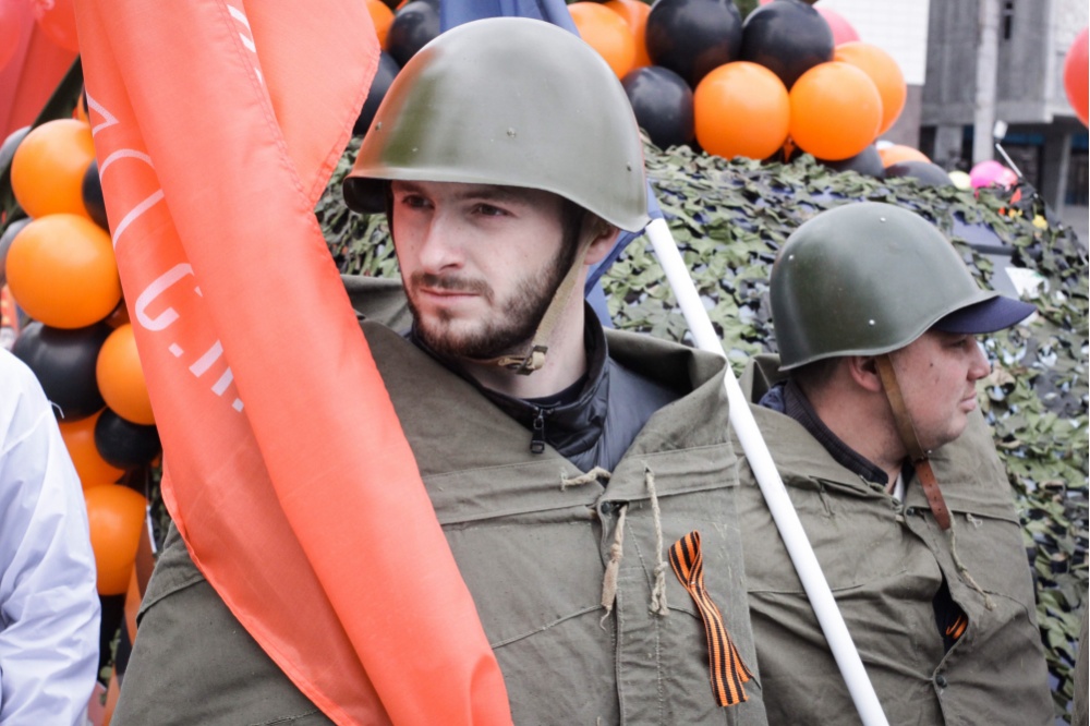  сотрудники антипинского нпз промаршировали параде победы 