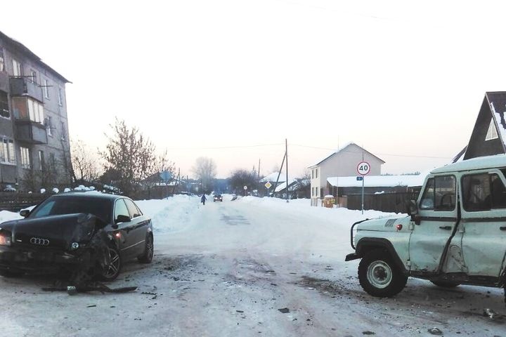  тугулыме уаз протаранил иномарку пострадала школьница 